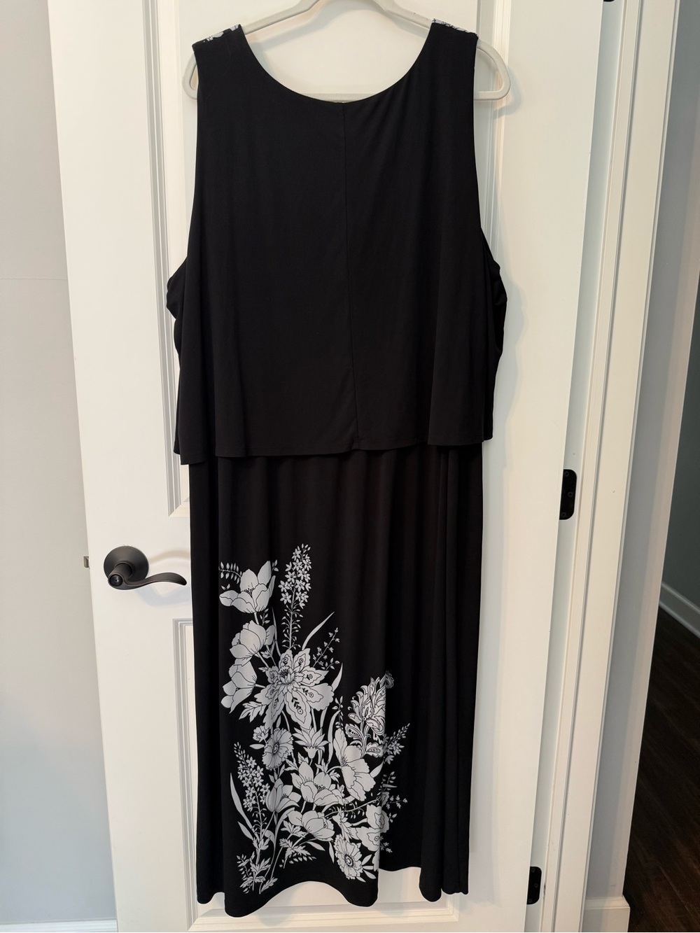 Catherines Black Floral Maxi Dress with White Bloom Detail 3x - Picture 4 of 4